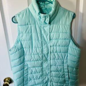 GAP Women's Aqua Puffer Vest